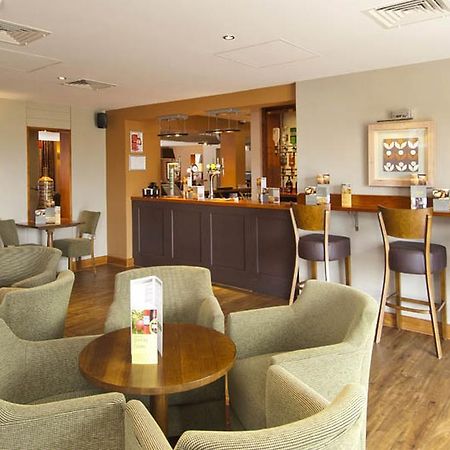 Premier Inn Manchester Bury Exteriör bild