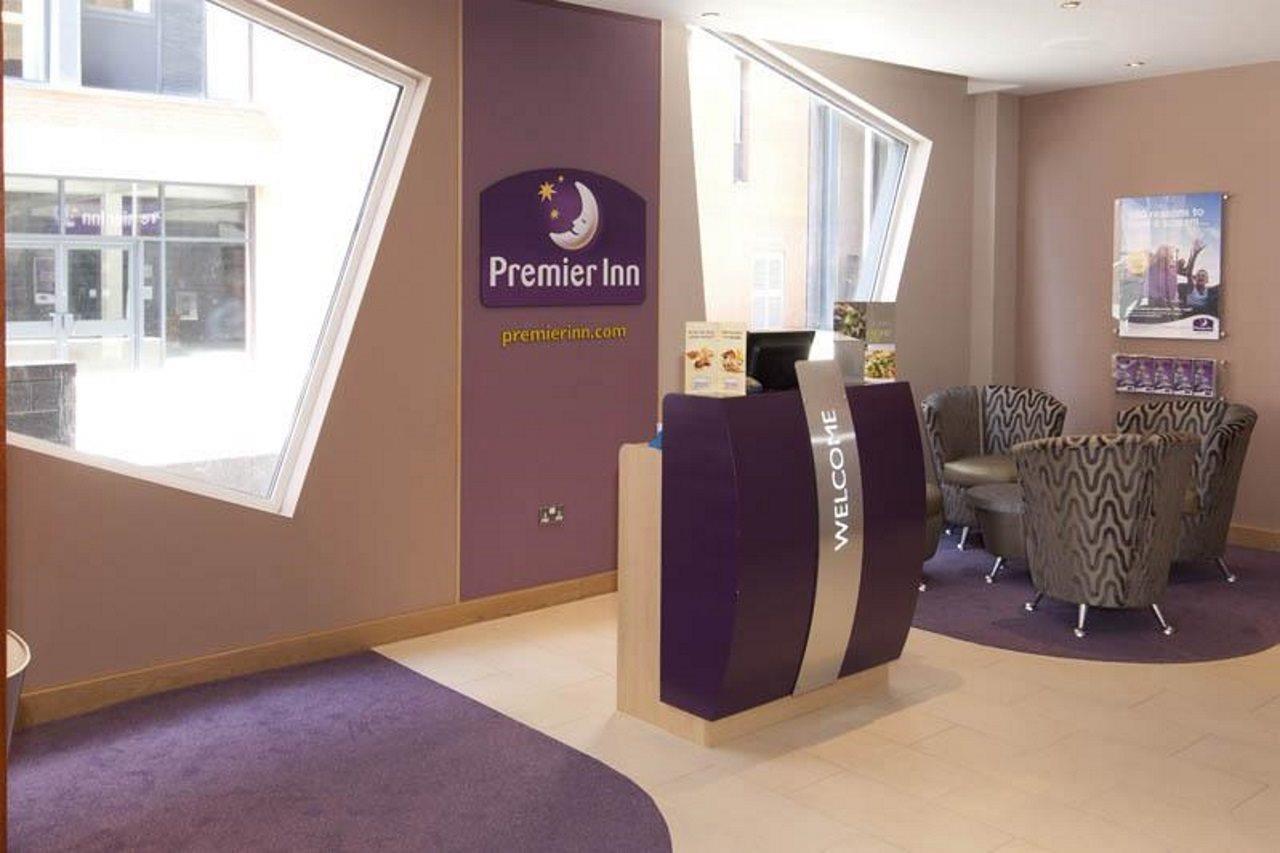 Premier Inn Manchester Bury Exteriör bild