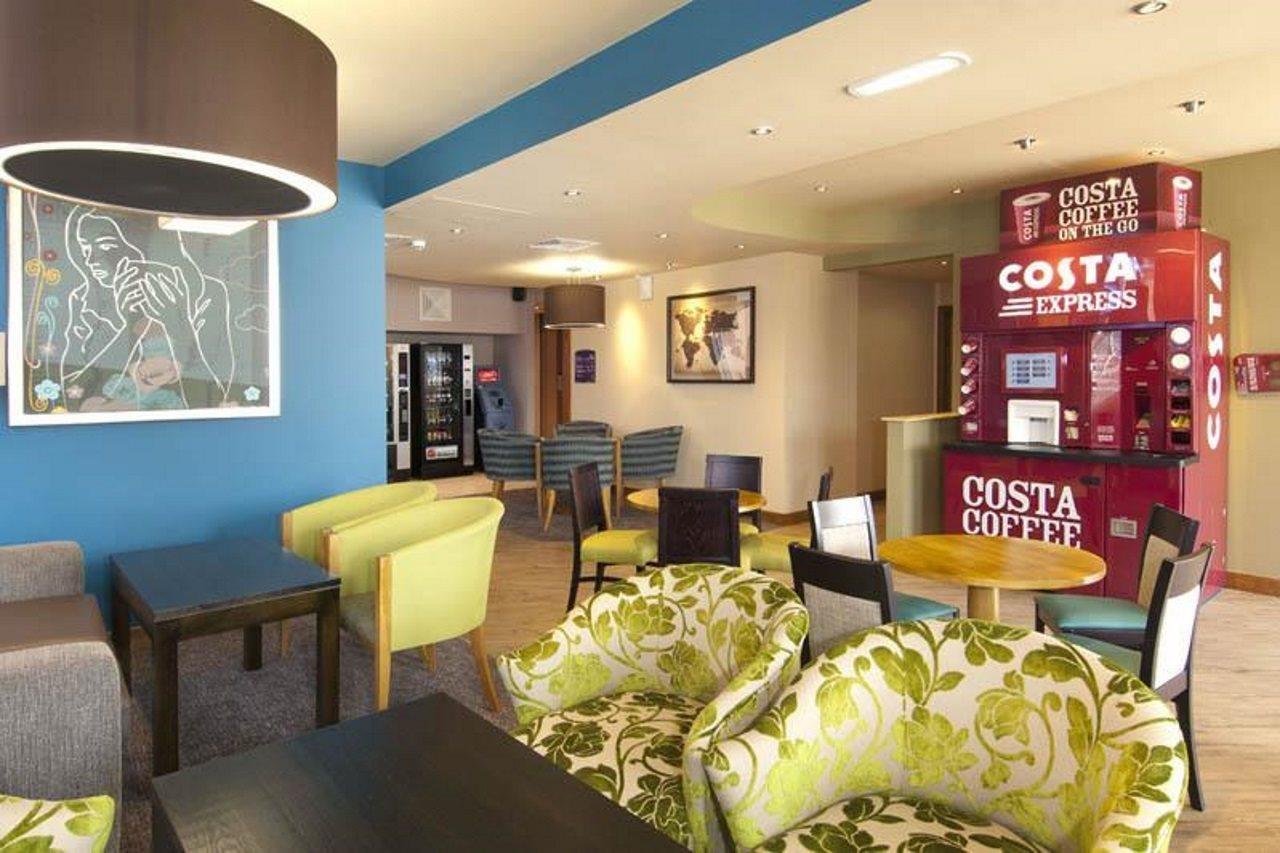 Premier Inn Manchester Bury Exteriör bild