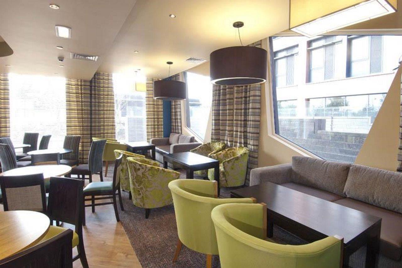 Premier Inn Manchester Bury Exteriör bild