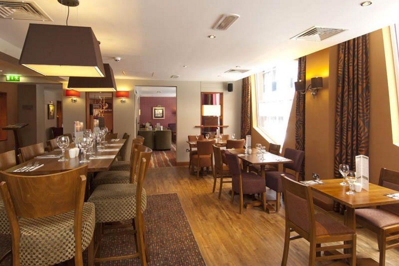 Premier Inn Manchester Bury Exteriör bild