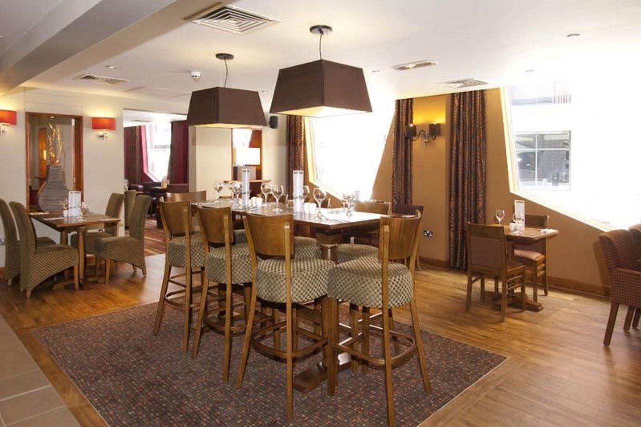 Premier Inn Manchester Bury Exteriör bild