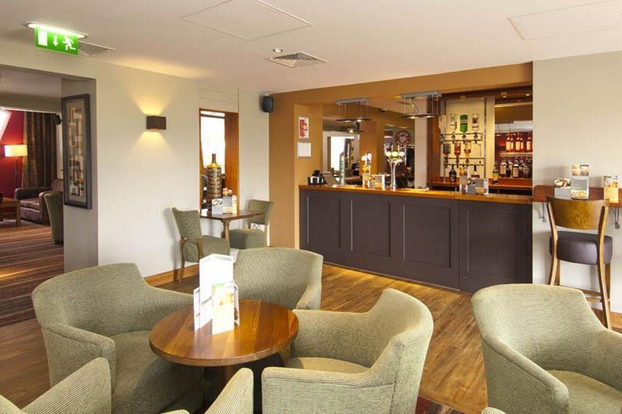 Premier Inn Manchester Bury Exteriör bild