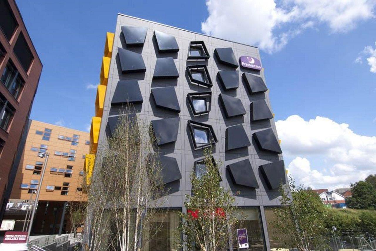 Premier Inn Manchester Bury Exteriör bild