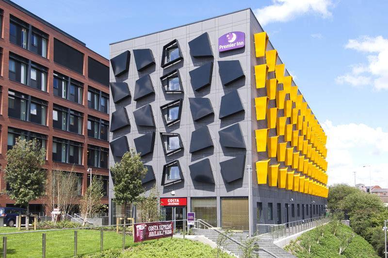 Premier Inn Manchester Bury Exteriör bild