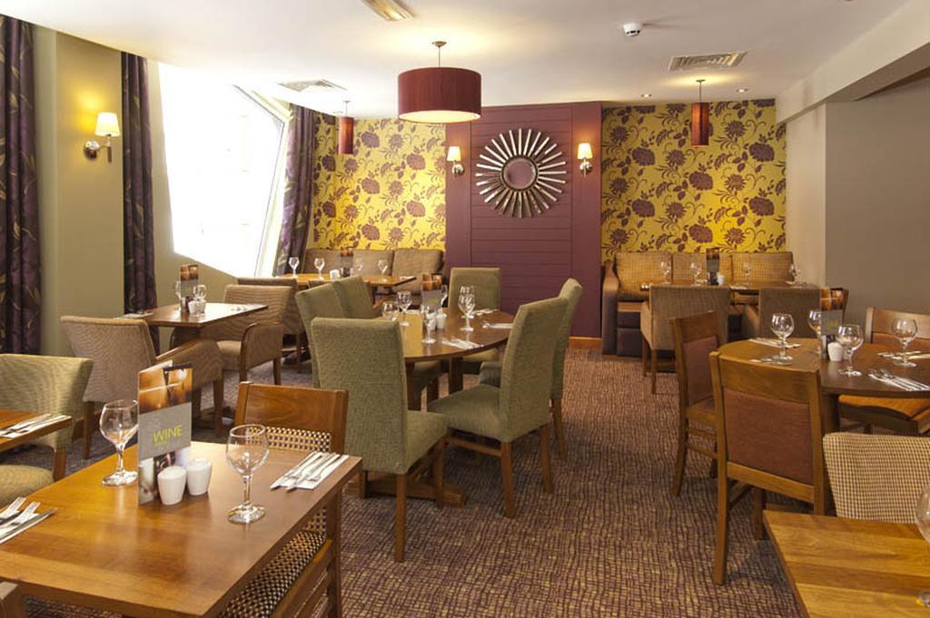 Premier Inn Manchester Bury Exteriör bild