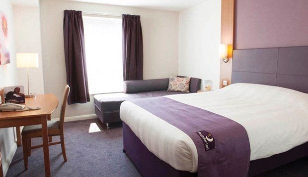 Premier Inn Manchester Bury Exteriör bild